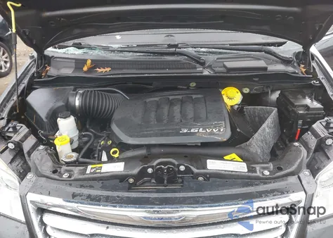 2016 Chrysler Town & Country Touring from USA, damaged, VIN 2C4RC1BG9GR175331